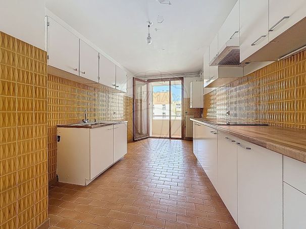 A louer APPARTEMENT T3 80 M2  PERPIGNAN