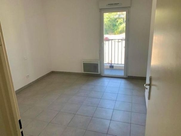 A louer APPARTEMENT T2 37 M2 TERRASSE BORD DE MER COGOLIN