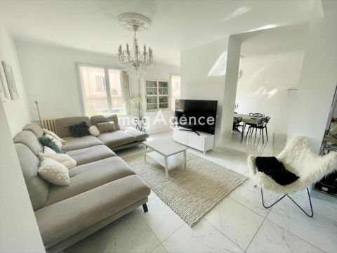 A louer APPARTEMENT T5 97 M2 BORD DE MER TOULON