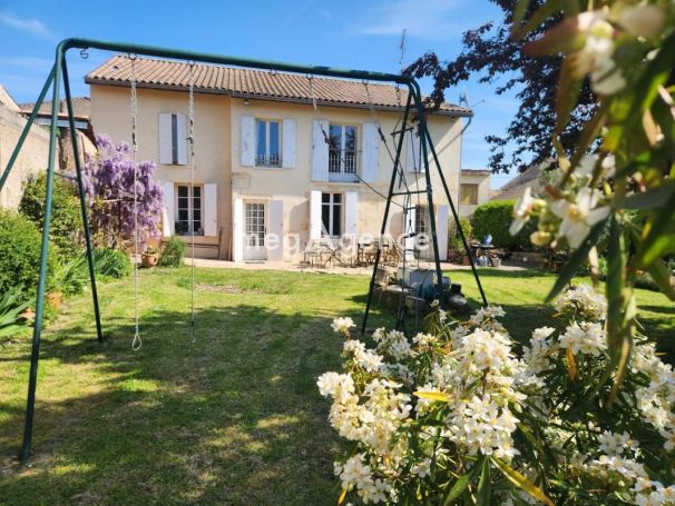 A louer MAISON  DE MAîTRE  GUITRES