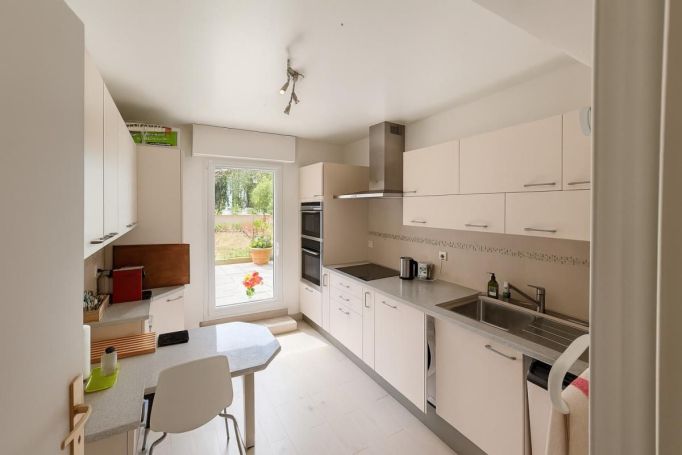 A louer APPARTEMENT DUPLEX DE PRESTIGE T4 95 M2 TERRASSE BORD DE MER DEAUVILLE