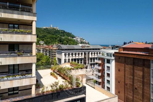 APPARTEMENT DE PRESTIGE  225 M2 TERRASSE VUE MER SAN SEBASTIáN