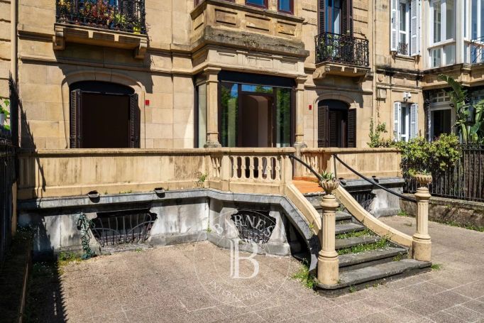 A vendre APPARTEMENT DUPLEX DE PRESTIGE  262 M2 TERRASSE BORD DE MER SAN SEBASTIáN