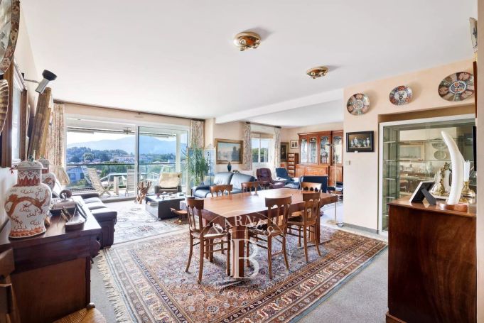A vendre APPARTEMENT DUPLEX  176 M2 TERRASSE BORD DE MER SAINT JEAN DE LUZ