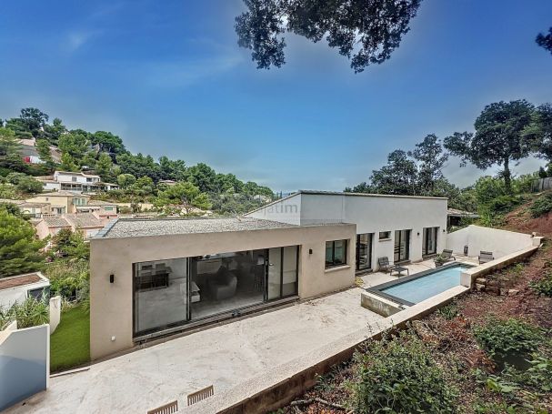 A vendre VILLA CONTEMPORAINE 163 M² PISCINE PROCHE PLAGES La Seyne-sur-Mer