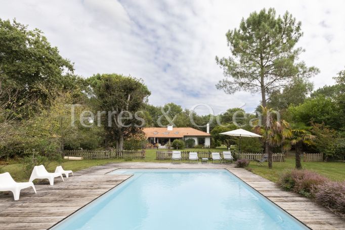 A vendre MAISON  8 PIECES 227 M2 BORD DE MER SEIGNOSSE Bourg