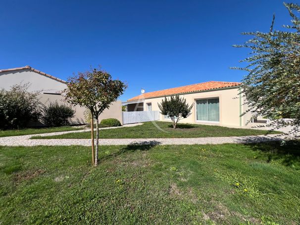A vendre MAISON  5 PIECES 104 M2 BORD DE MER TALMONT SAINT HILAIRE