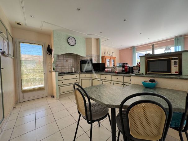 A vendre MAISON  5 PIECES 104 M2 BORD DE MER TALMONT SAINT HILAIRE