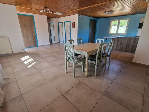 A vendre MAISON  6 PIECES 111 M2 BORD DE MER TALMONT SAINT HILAIRE