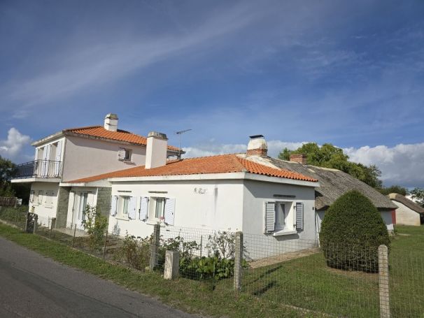 A vendre MAISON  8 PIECES 146 M2 BORD DE MER SAINT JEAN DE MONTS