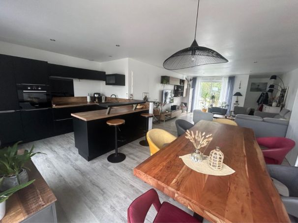 A vendre MAISON  4 PIECES 106 M2  SALLERTAINE