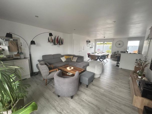 A vendre MAISON  4 PIECES 106 M2  SALLERTAINE