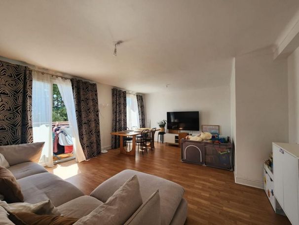 A louer APPARTEMENT NEUF T3 67 M2 BORD DE MER CAGNES SUR MER