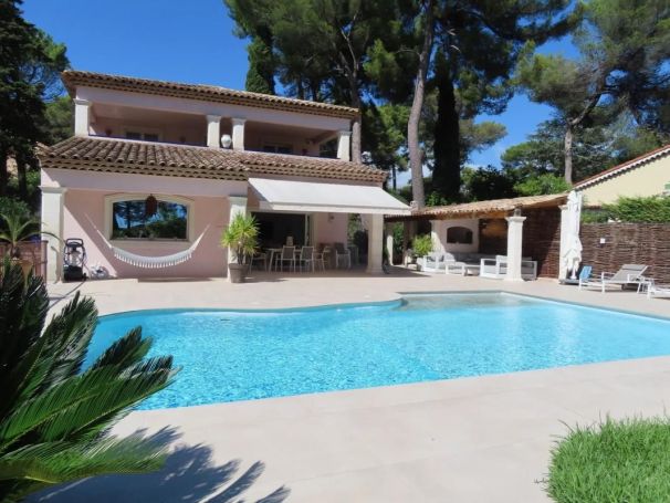 A louer MAISON  5 PIECES 140 M2 BORD DE MER LE CANNET