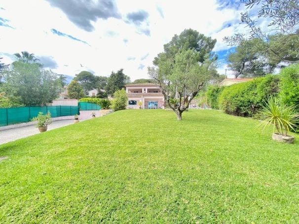 A louer MAISON  5 PIECES 140 M2 BORD DE MER LE CANNET
