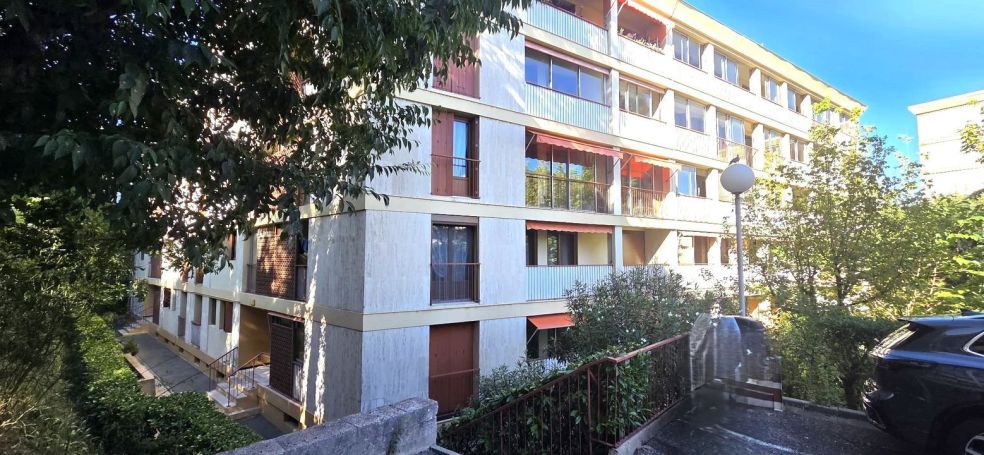 A louer APPARTEMENT T4 81 M2  AUBAGNE