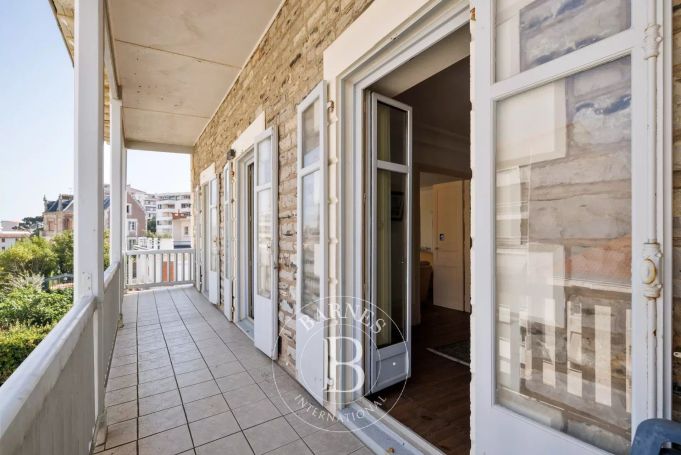 A vendre BELLE APPARTEMENT T5 150 M² A RENOVER CENTRE VILLE BIARRITZ