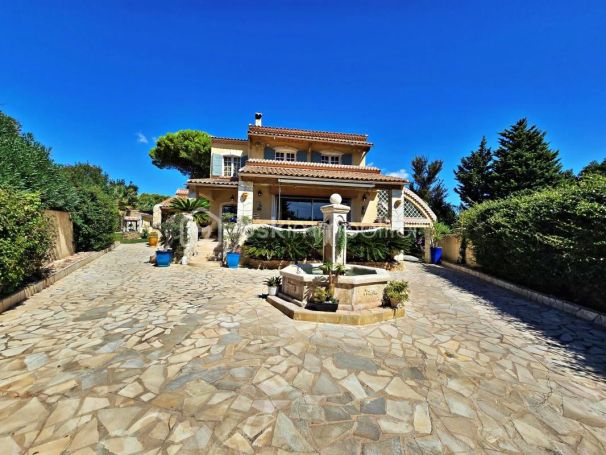 A louer MAISON  5 PIECES 120 M2 BORD DE MER PORT DE BOUC