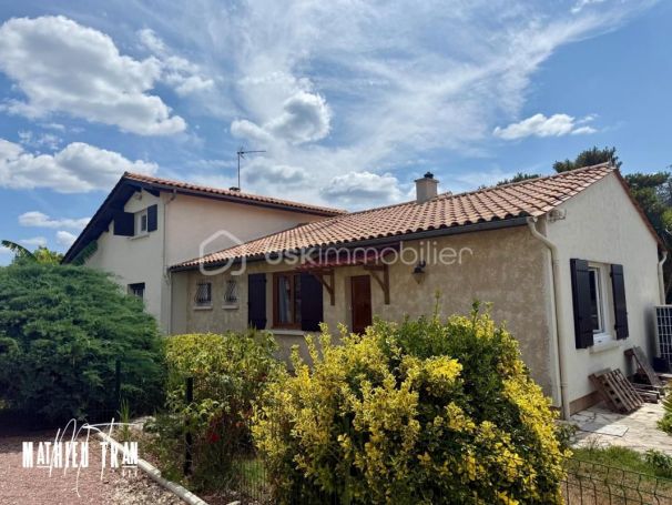 A louer LOFT  4 PIECES 148 M2  COUTRAS