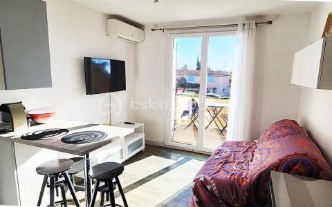 A louer STUDIO  16 M2 TERRASSE BORD DE MER LA LONDE LES MAURES
