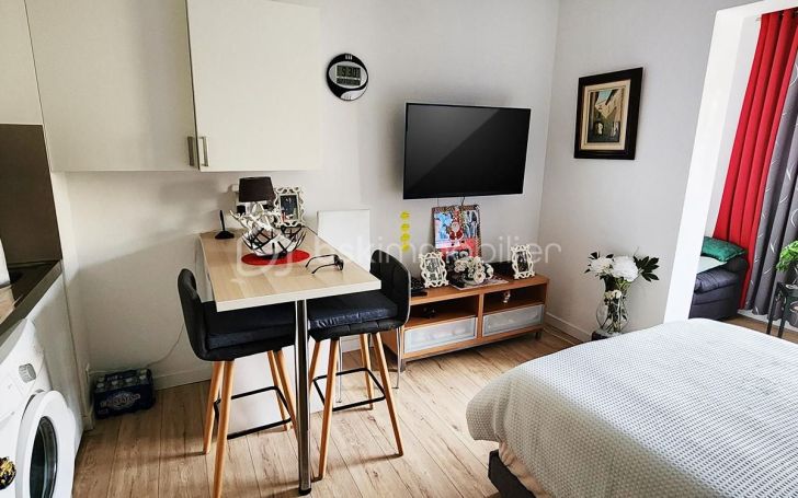 A louer STUDIO  19 M2 BORD DE MER LA LONDE LES MAURES