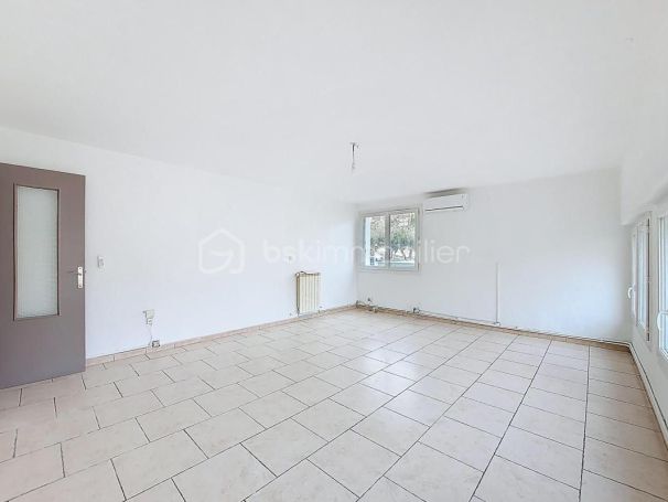 A louer APPARTEMENT T5 94 M2 BORD DE MER LA SEYNE SUR MER