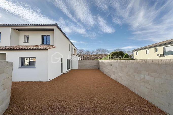 A louer MAISON  4 PIECES 110 M2  SAINT FELIU D AMONT