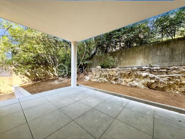 A louer APPARTEMENT T3 57 M2 TERRASSE  NIMES
