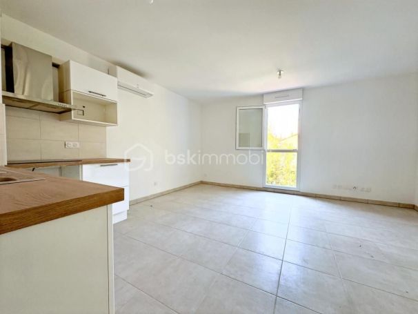 A louer APPARTEMENT T3 57 M2 TERRASSE  NIMES