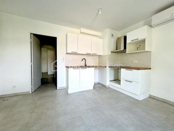 A louer APPARTEMENT T3 57 M2 TERRASSE  NIMES