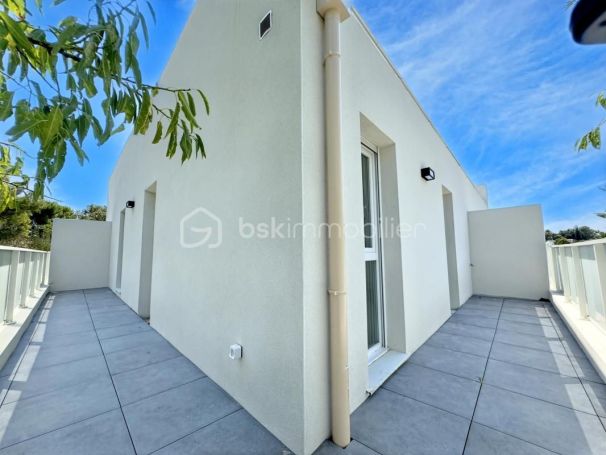 A louer APPARTEMENT T3 46 M2 TERRASSE  NIMES