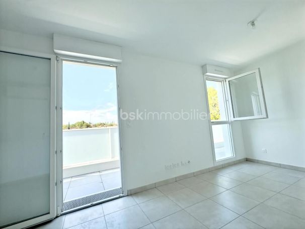 A louer APPARTEMENT T3 46 M2 TERRASSE  NIMES