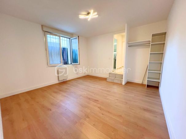 A louer APPARTEMENT T4 74 M2 BORD DE MER TOULON
