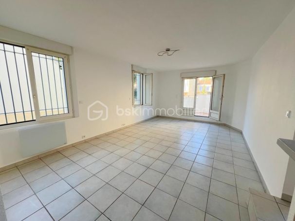 A louer APPARTEMENT T4 74 M2 BORD DE MER TOULON