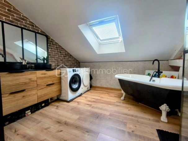 A louer LOFT T5 245 M2 BORD DE MER LE HAVRE