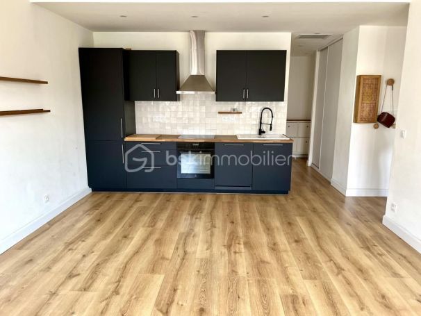A louer APPARTEMENT T4 80 M2 BORD DE MER NICE