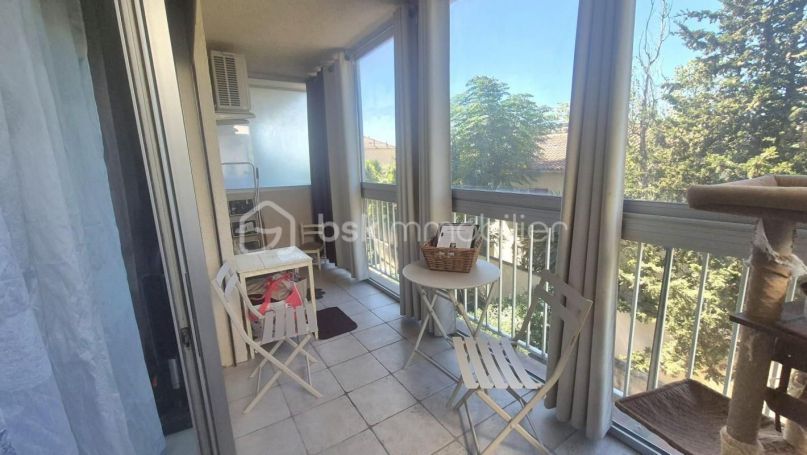 A louer APPARTEMENT T3 56 M2 BORD DE MER TOULON