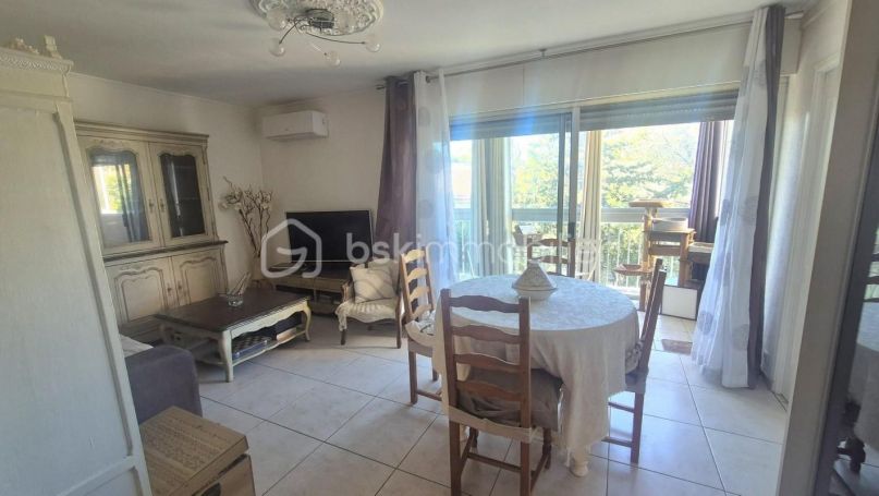 A louer APPARTEMENT T3 56 M2 BORD DE MER TOULON