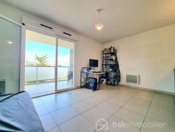A louer STUDIO  28 M2 TERRASSE BORD DE MER LE CANNET