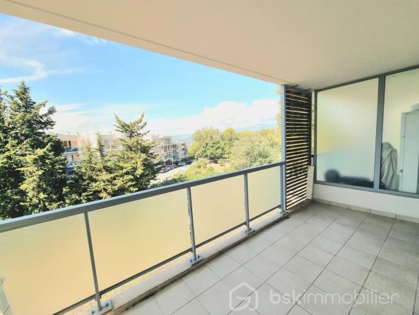 A louer STUDIO  28 M2 TERRASSE BORD DE MER LE CANNET
