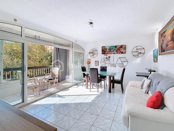 A louer APPARTEMENT T3 62 M2 BORD DE MER CANNES