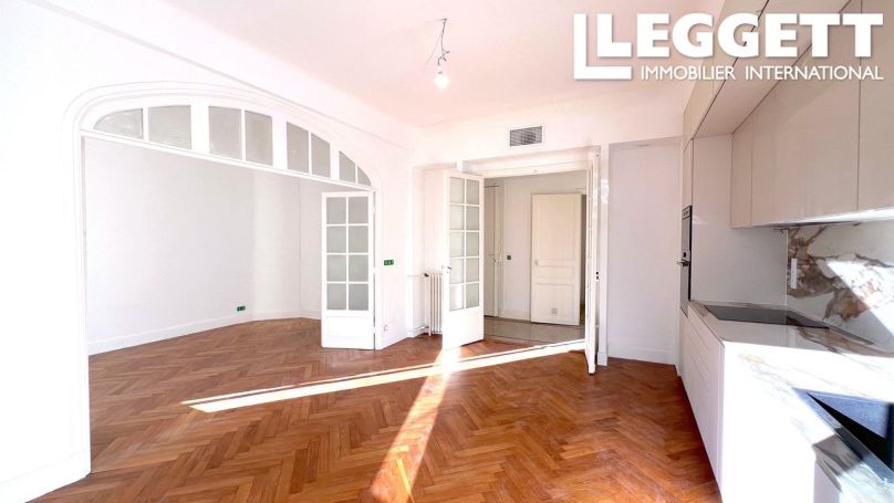 A louer APPARTEMENT T5 100 M2 BORD DE MER NICE