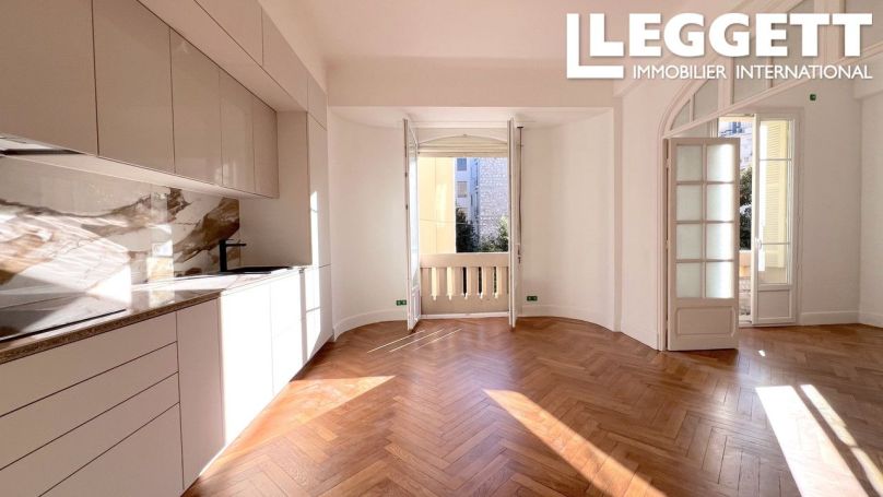 A louer APPARTEMENT T5 100 M2 BORD DE MER NICE