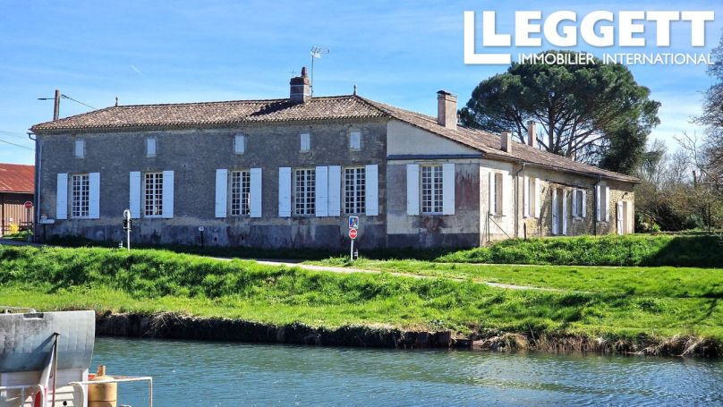 A louer MAISON  DE MAîTRE  LA REOLE