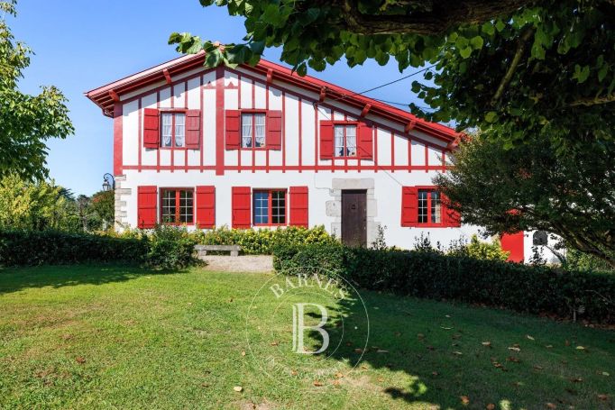 A vendre MAISON TYPIQUE 271 M² A RENOVER SAINT JEAN DE LUZ SAINT JEAN DE LUZ