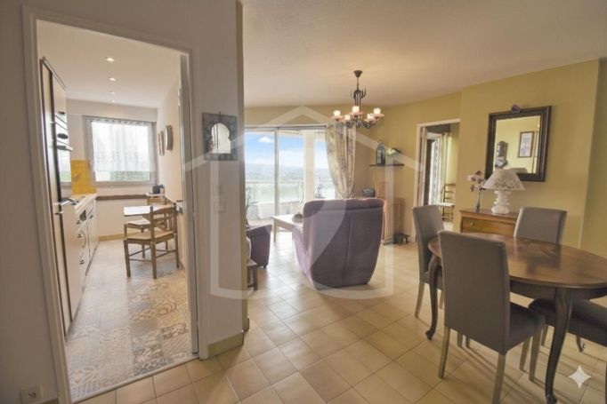 A louer APPARTEMENT T3 61 M2 VUE MER GRASSE