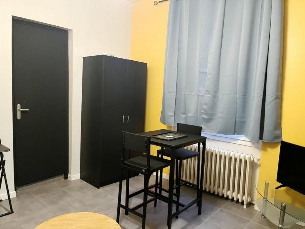 A louer STUDIO  17 M2  PEZENAS