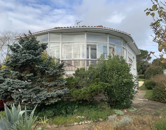 A louer MAISON  D'ARCHITECTE BORD DE MER SAINT PALAIS SUR MER