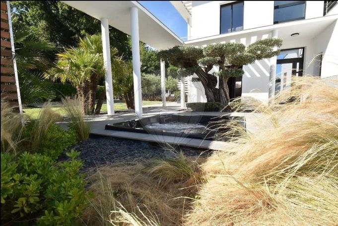 A louer MAISON  CONTEMPORAINE BORD DE MER SAINT PALAIS SUR MER