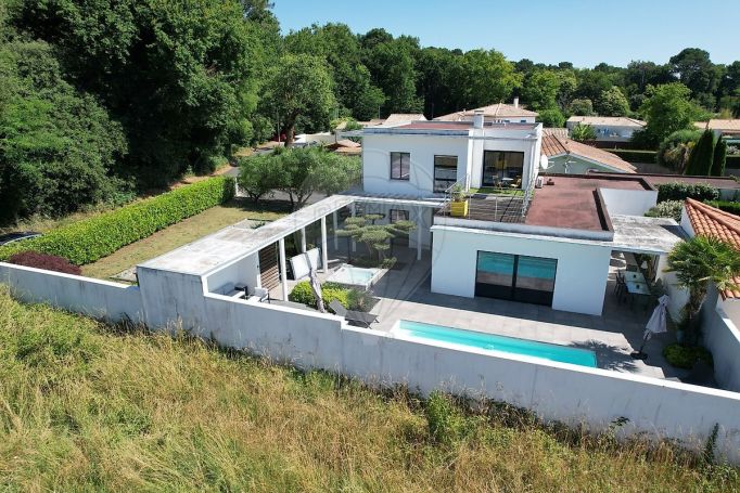 A louer MAISON  CONTEMPORAINE BORD DE MER SAINT PALAIS SUR MER
